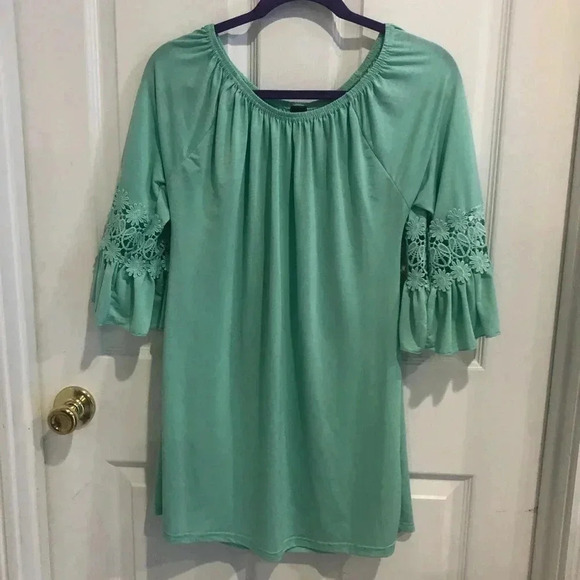 Winn Winn women’s top - Picture 1 of 3